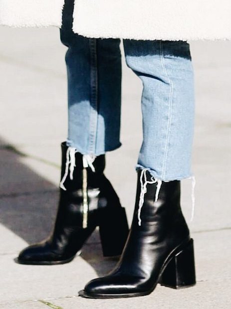 16 Types Of Shoes Wear With Bootcut Jeans 2022 - Hood MWR