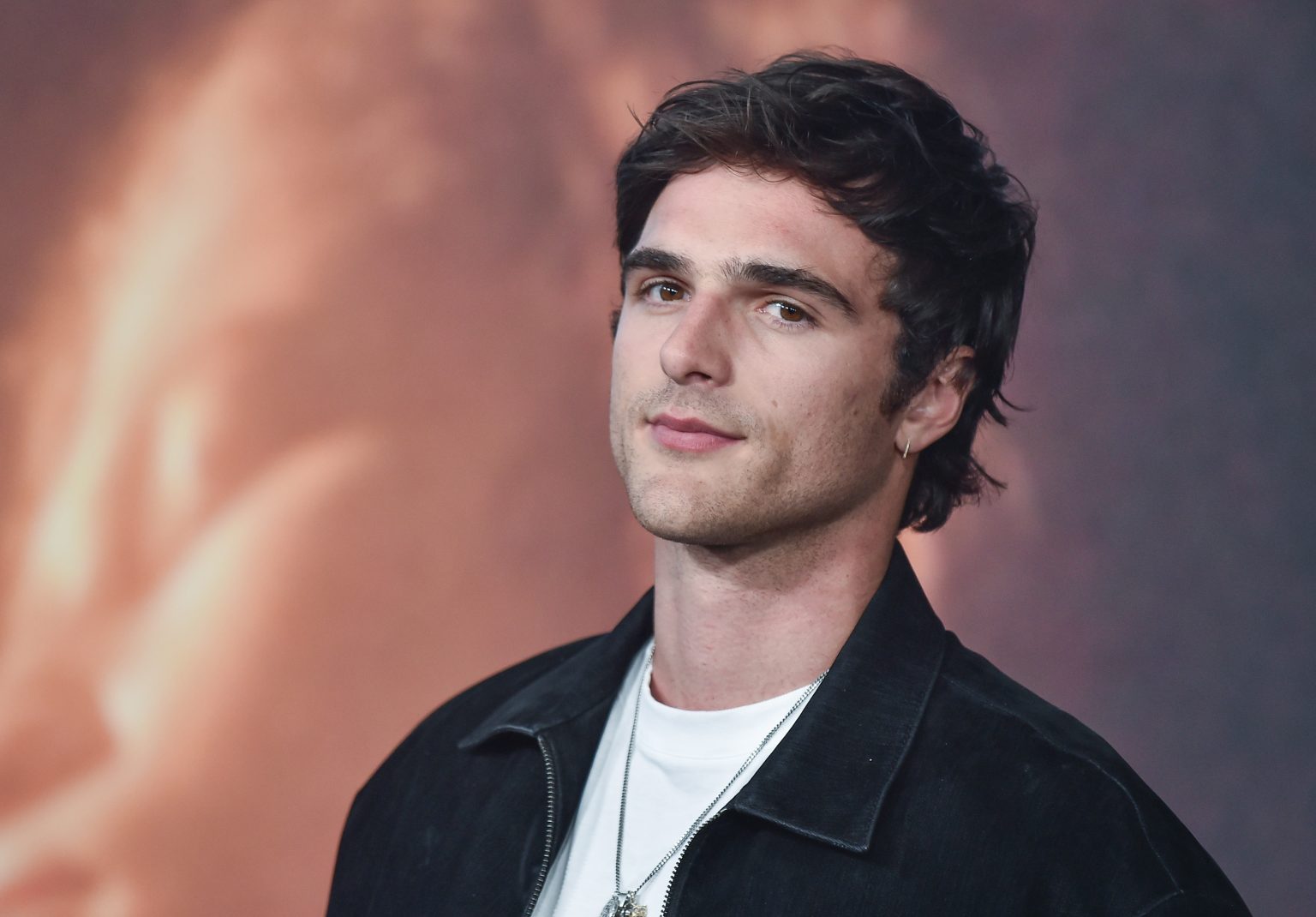 Jacob Elordi Height: How Tall is The Actor? - Hood MWR