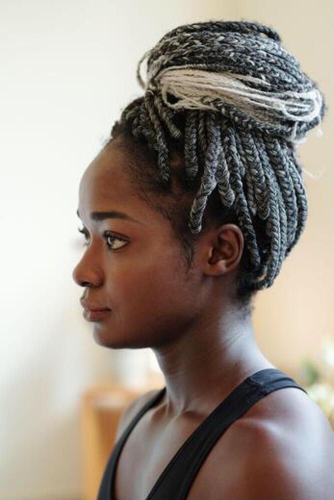 15 Cool Box Braids Hairstyle In Silver Grey Color - Hood MWR