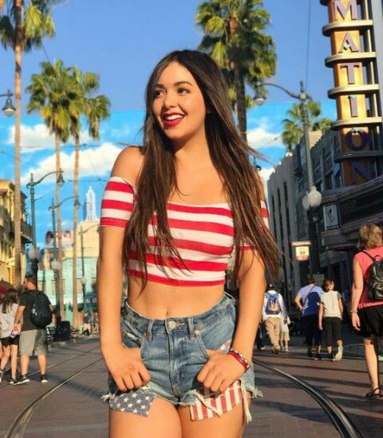 41 Most Beautiful YouTubers Female Stars - Hood MWR