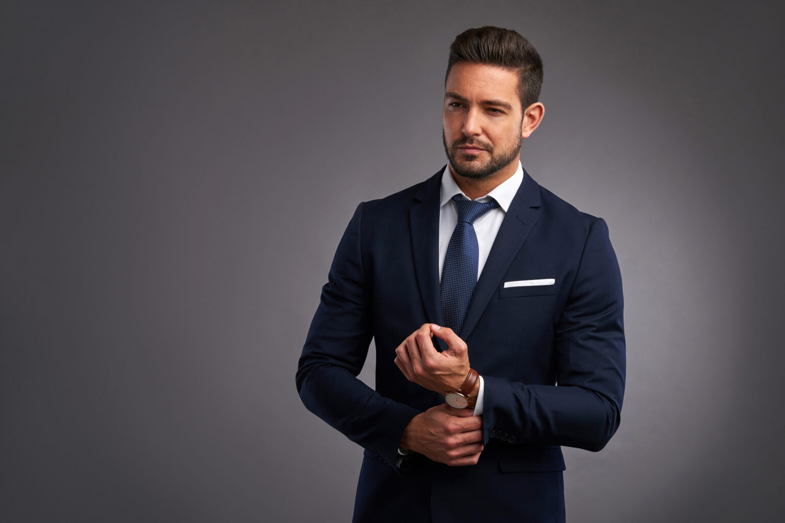 30 Stylish Outfits For Professional Headshots - Hood MWR