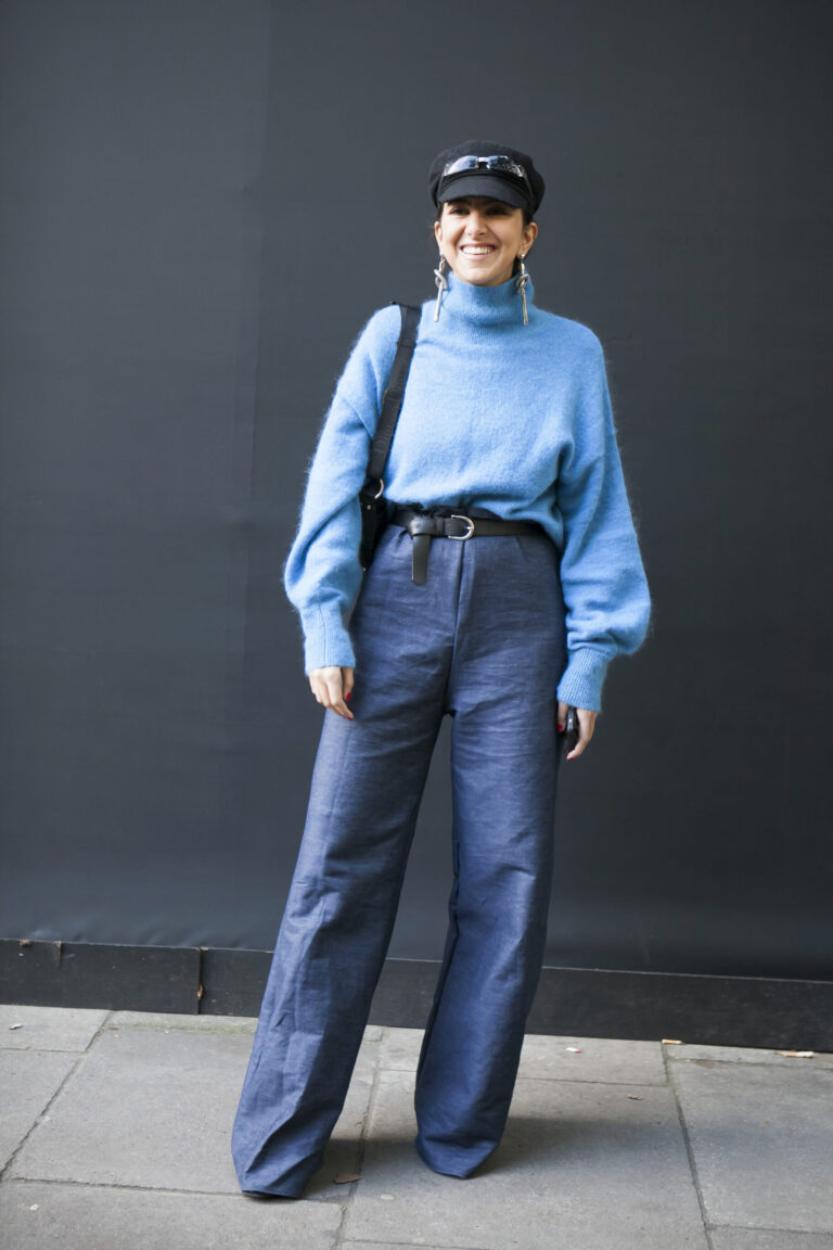 30 Outfit Ideas to Wear With Flare Jeans 2023 - Hood MWR