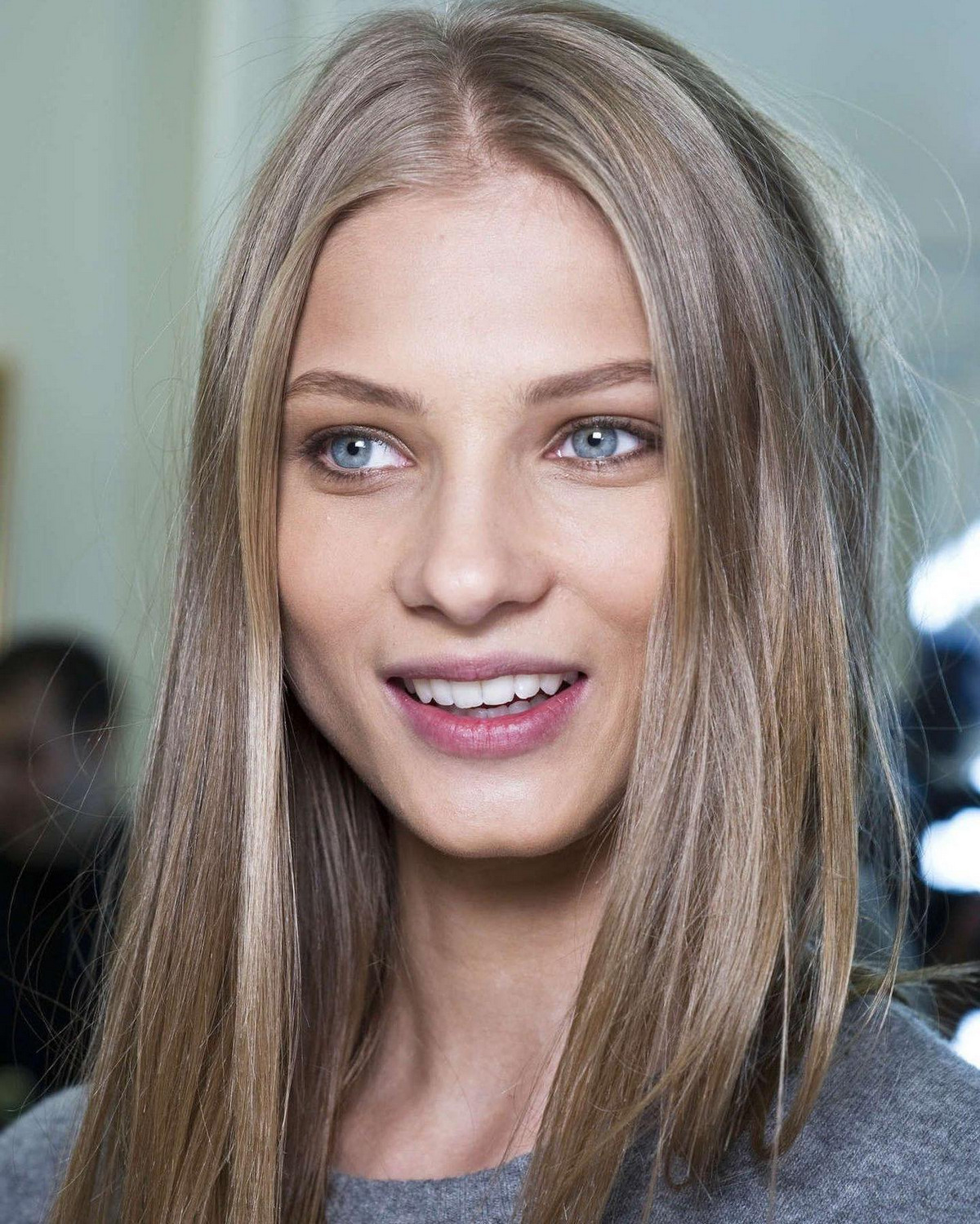 35 Beautiful Hair Colors For Blue Eyed Woman in 2023 - Hood MWR