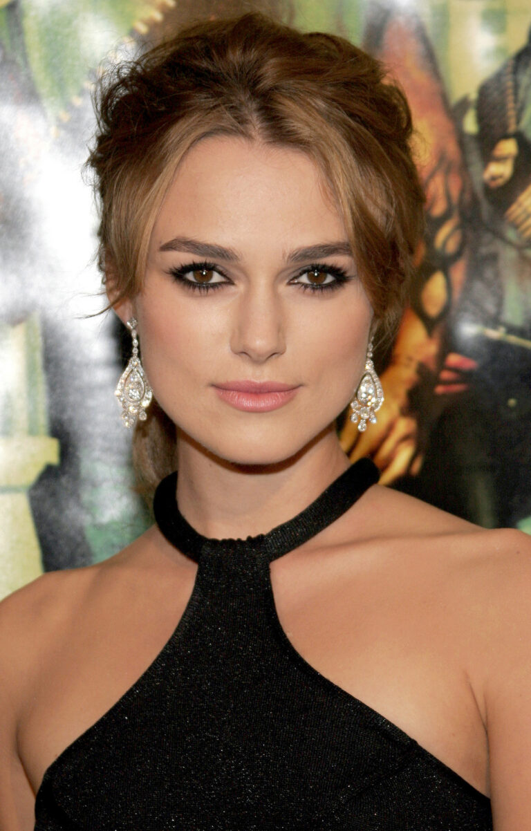 50 Most Attractive Diamond Face Shape Celebrities Hood MWR   21. Keira Knightley 768x1202 