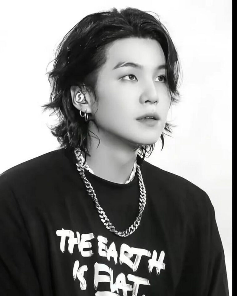 35 K-Pop Hairstyles For Men in 2023 - Hood MWR