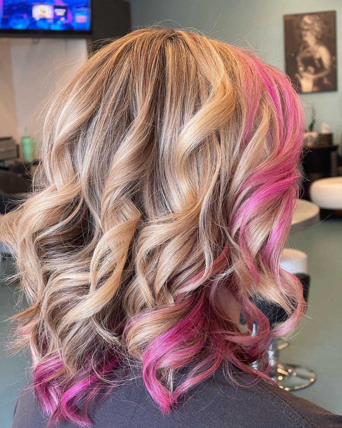 dirty blonde hair with pink highlights