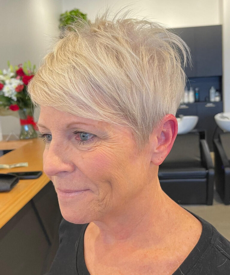 60 Captivating Pixie Haircuts For Older Women in 2023 - Hood MWR