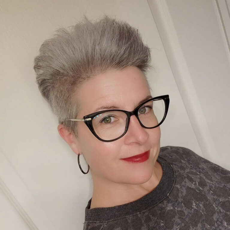 60 Captivating Pixie Haircuts For Older Women in 2023 - Hood MWR