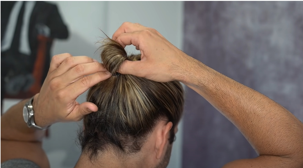 How To Do A Man Bun 4 Techniques To Master Hood MWR   Image 2 23 